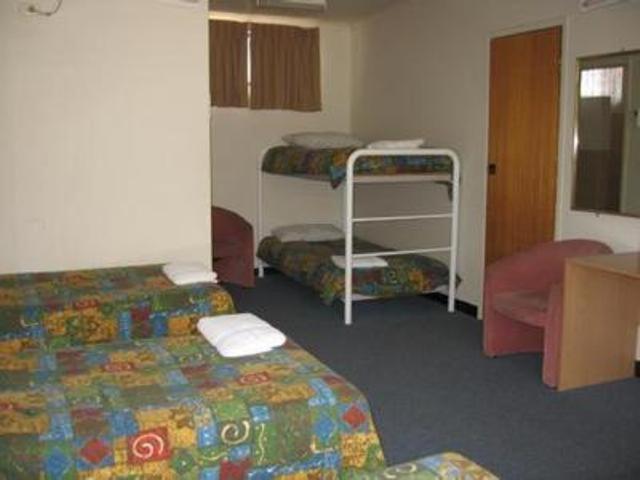Red Cedars Motel Κανμπέρα Δωμάτιο φωτογραφία