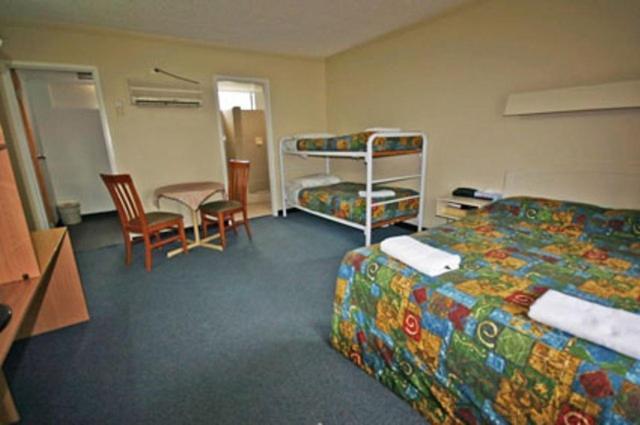 Red Cedars Motel Κανμπέρα Δωμάτιο φωτογραφία