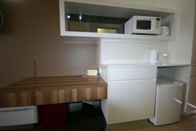 Red Cedars Motel Κανμπέρα Δωμάτιο φωτογραφία