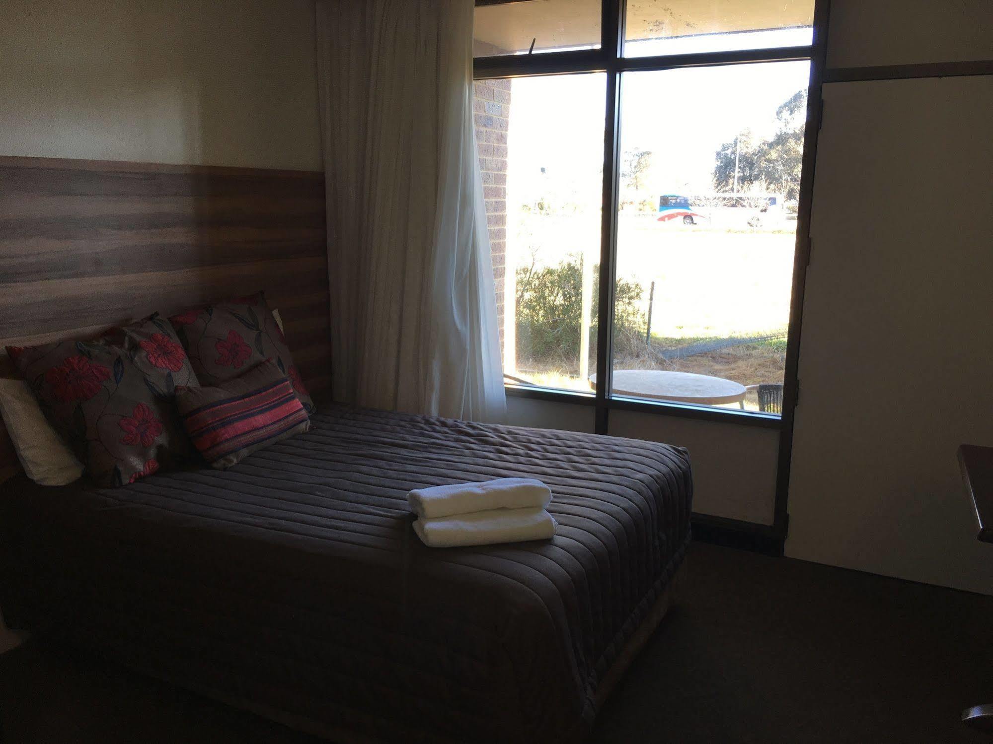Red Cedars Motel Κανμπέρα Εξωτερικό φωτογραφία