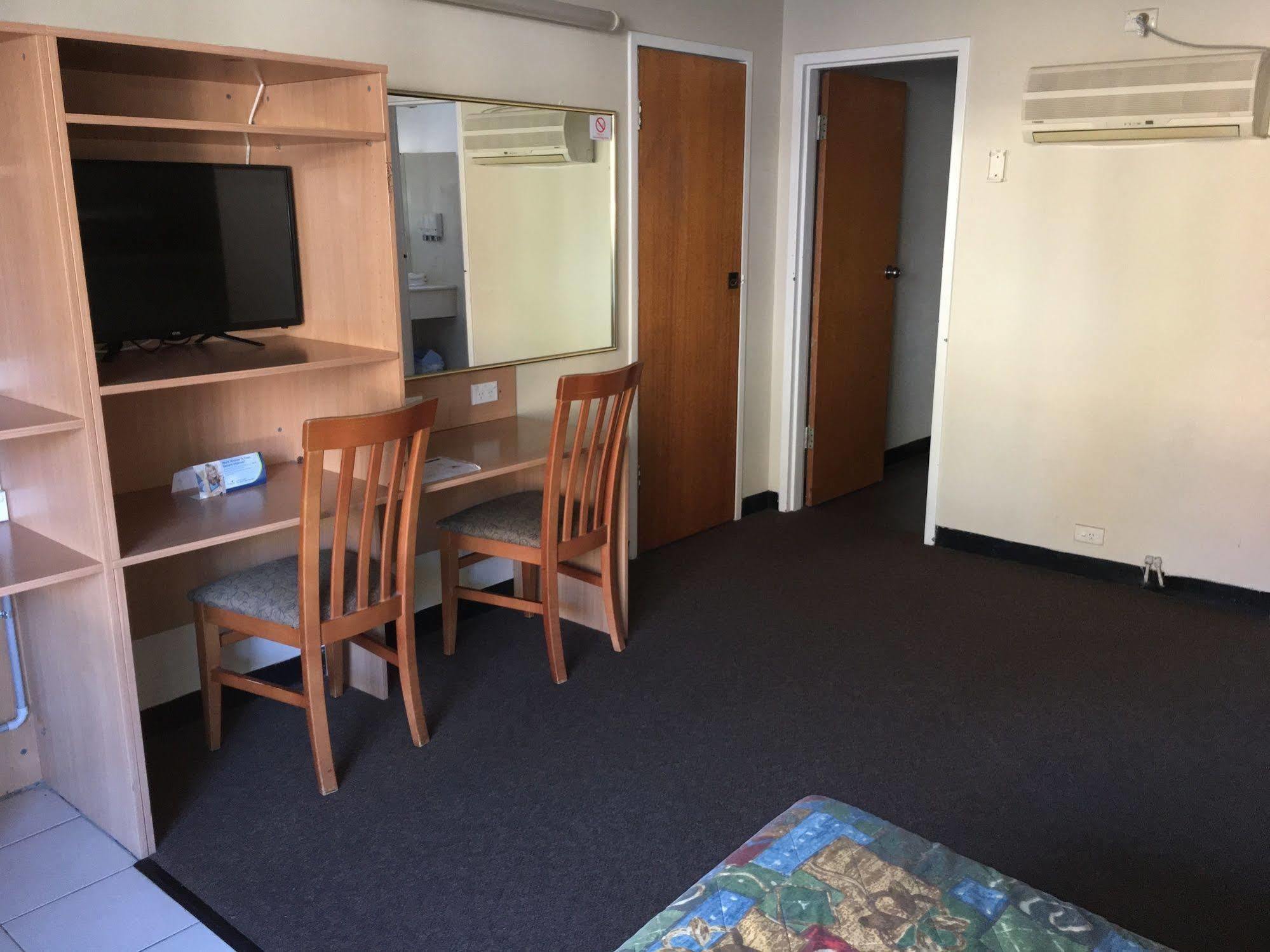 Red Cedars Motel Κανμπέρα Εξωτερικό φωτογραφία
